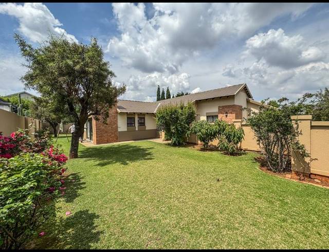3 BEDROOM HOUSE FOR SALE IN MIDSTREAM HILL